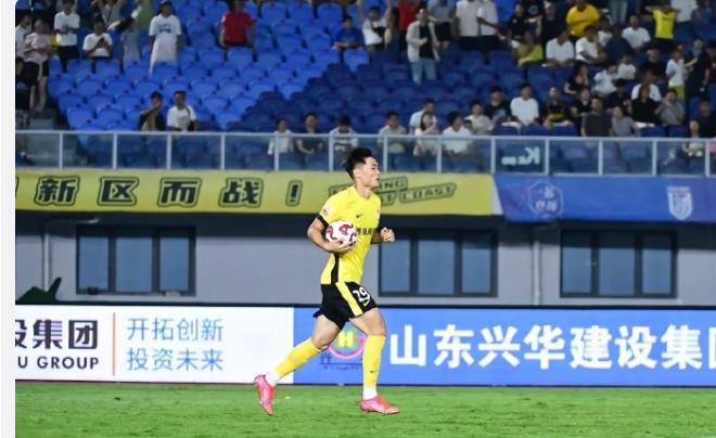 “天赋是入场券，努力才是通行证！”单欢欢7年从“天才新星”到“中超弃子”，陈彬彬