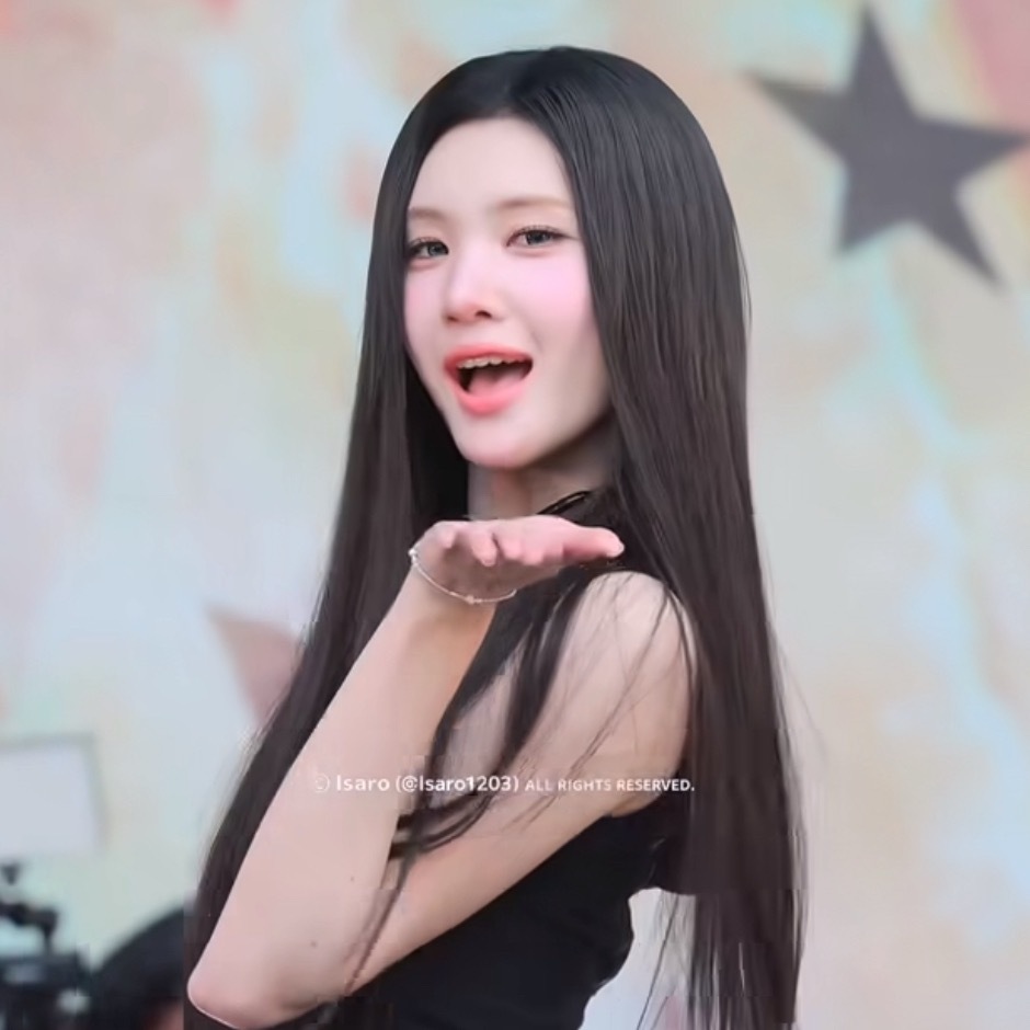 我靠黑长直是神吗 看金主恩这样一张又帅又萌的脸完全是一种享受谢谢