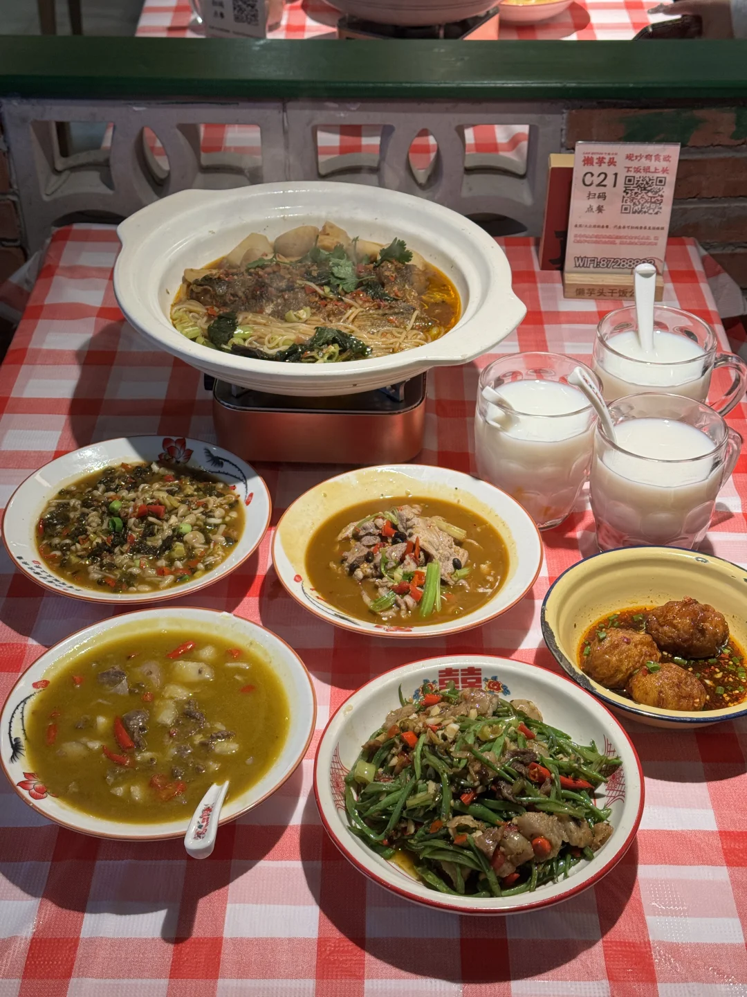 广场里的下饭馆子🌶，终于被我找到了