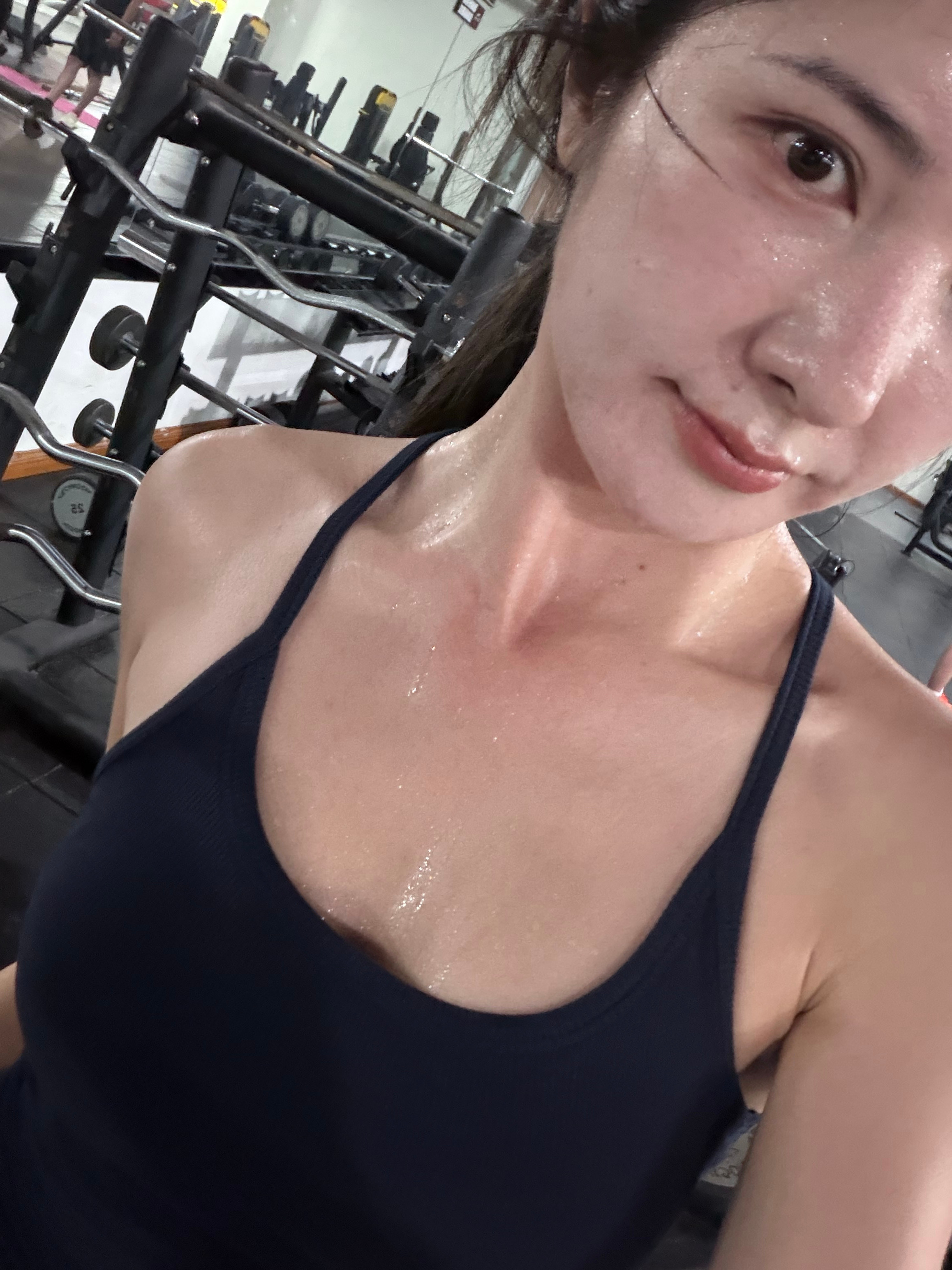 练胸90分钟，打球🏸60分钟 超级暴汗啊！健身肌不可失出发才是硬道理