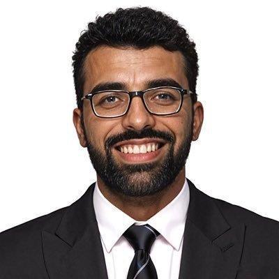 Shadab Khan这个只是一个逗比号。它盗用了巴基斯坦板球运动员的名字和照片