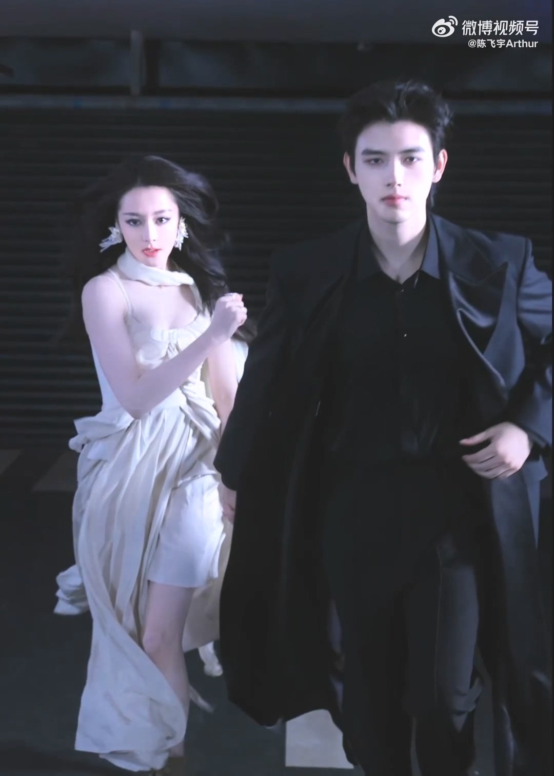 迪丽热巴百万运镜迪丽热巴白日提灯片场花絮在《白日提灯》片场的迪丽热巴真的太可爱了