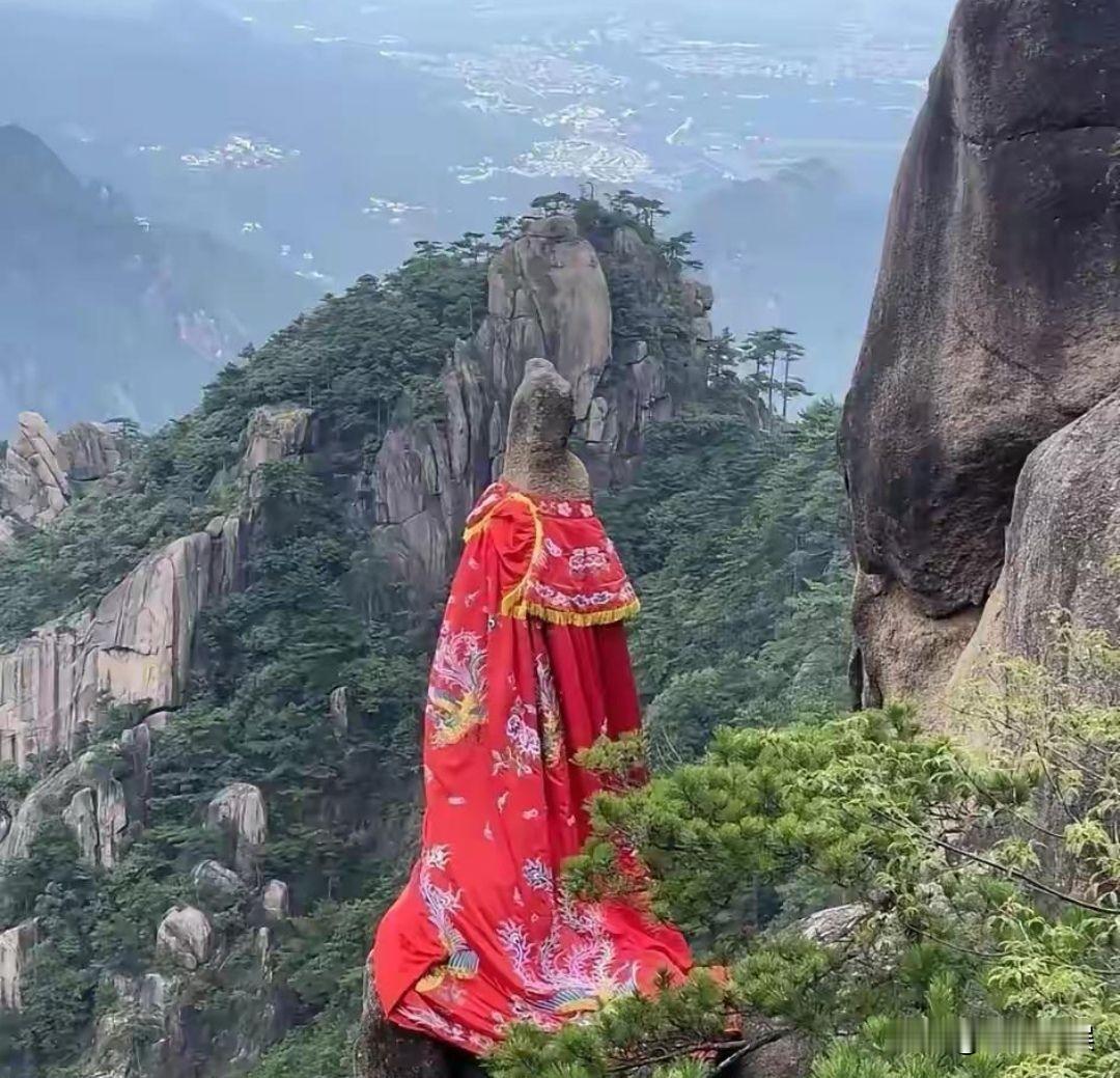 这谁干的这么缺德！
还以为自己很幽默呢？
吓坏了别人怎么办！