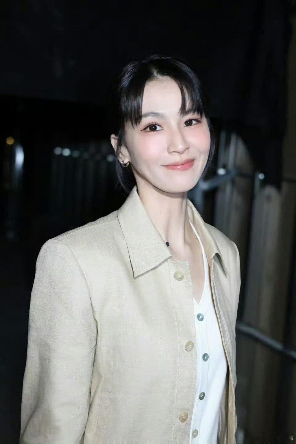 曾沛慈曾沛慈乘风2026花絮乘风2026一个小动作都超有戏，坐等曾沛慈舞台惊艳全