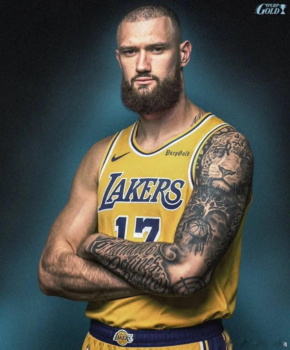 桑德罗·马穆凯拉什维利谈为湖人队效力：“我只能在《NBA 2K》里想象这一幕——