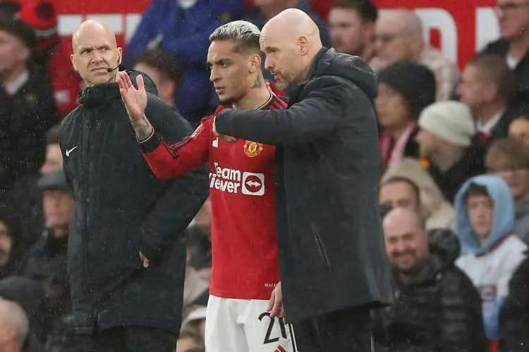 核心结论：贝蒂斯总监法哈多称签下安东尼是其生涯最难签约，核心源于曼联议价强势、多