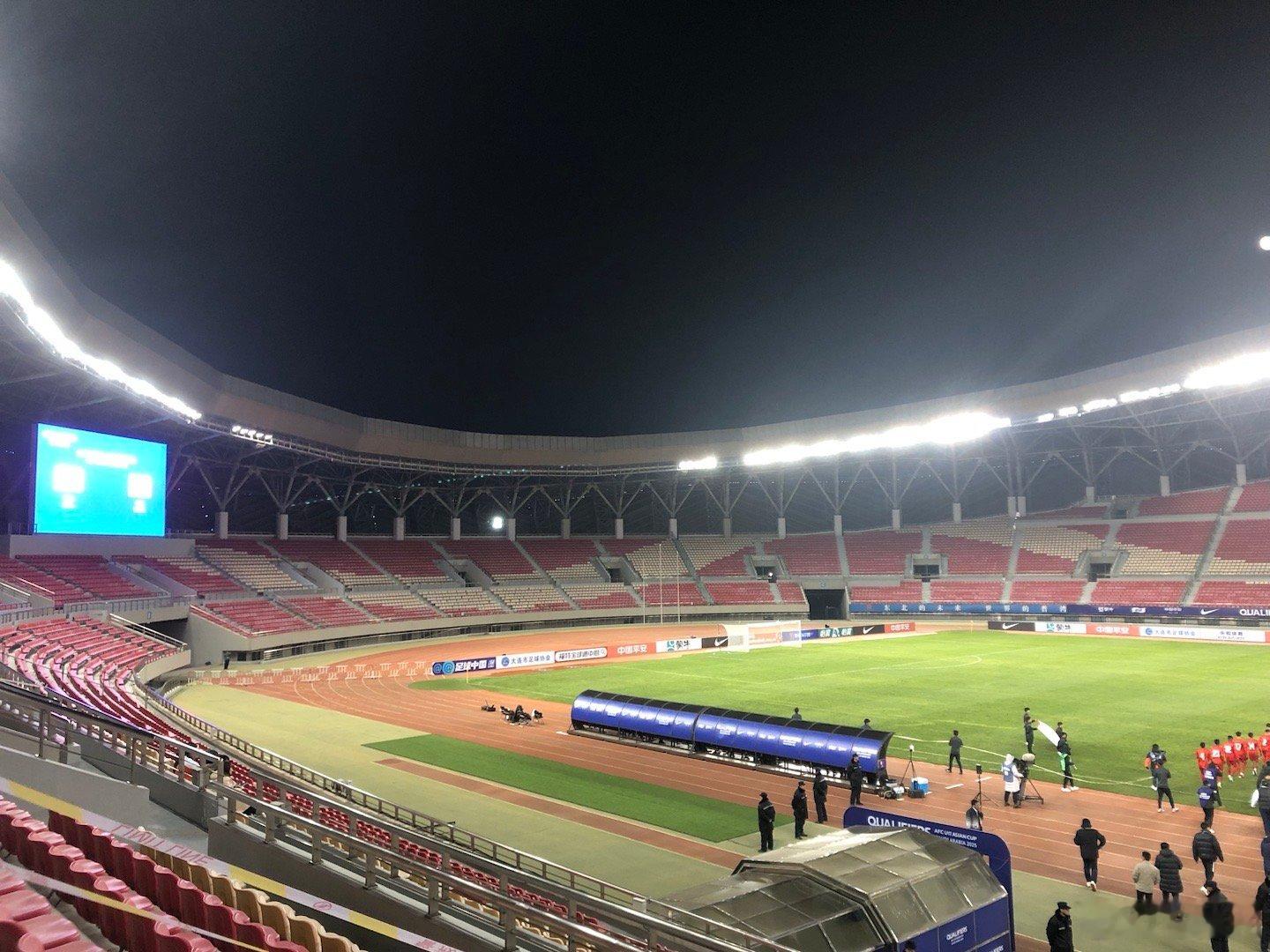 #国少##u17亚洲杯# 这个就是大家忽悠的关注青少年比赛！哪怕是国少队比赛，你