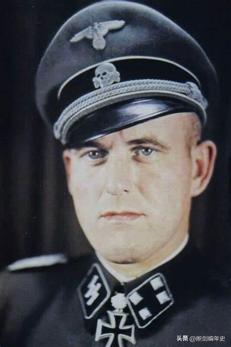 汉斯·多尔（Hans Dorr），1912年生于德国松特海姆，武装党卫军军官，二