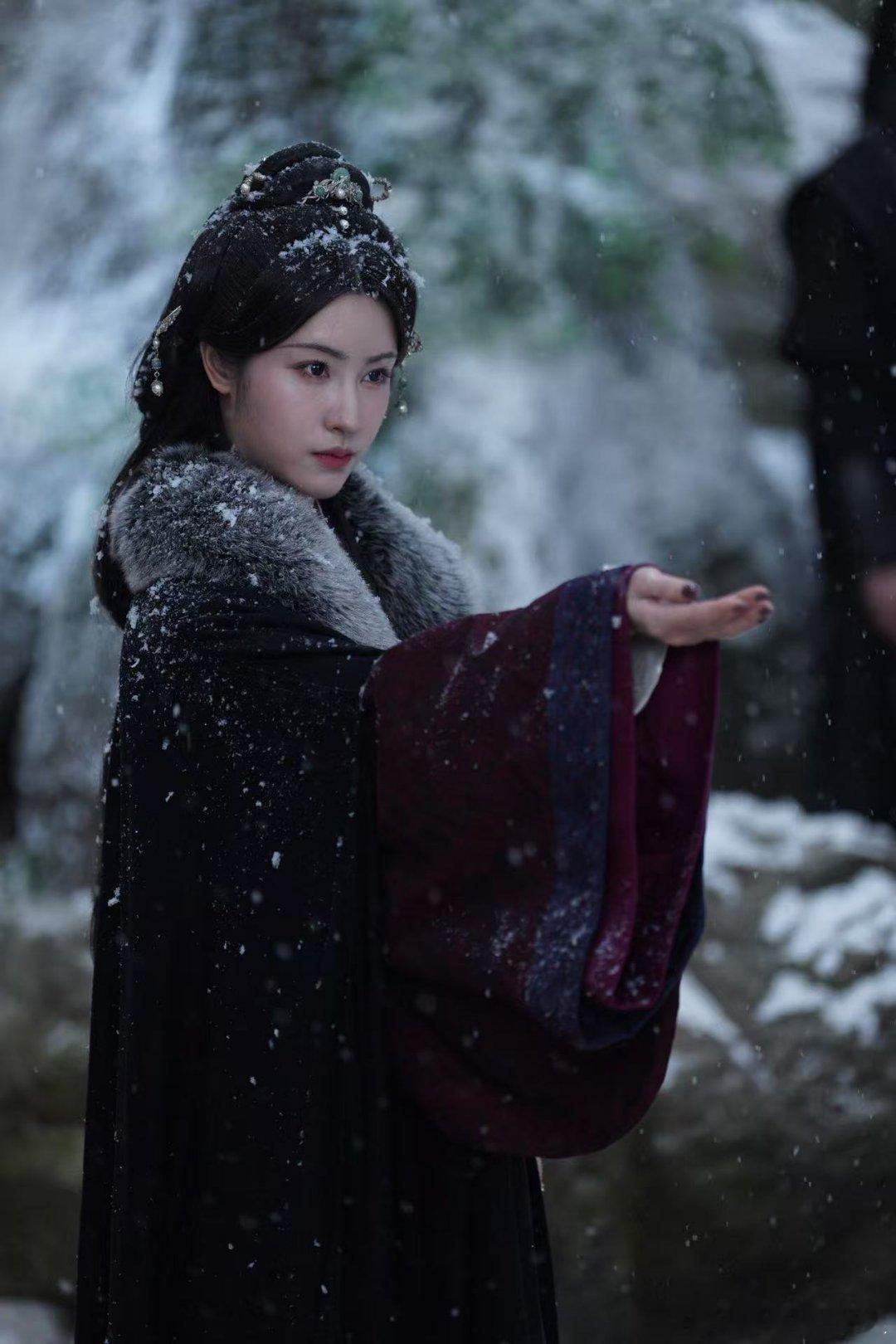 毛晓慧回应十日终焉演肖冉 毛晓慧领衔主演十日终焉毛晓慧演肖冉转型走恶女赛道太合适