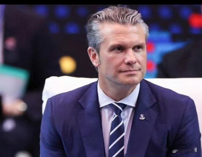 华盛顿——面对国会山僵局导致的政府停摆，国防部长皮特·赫格塞斯在2日接受福克斯新