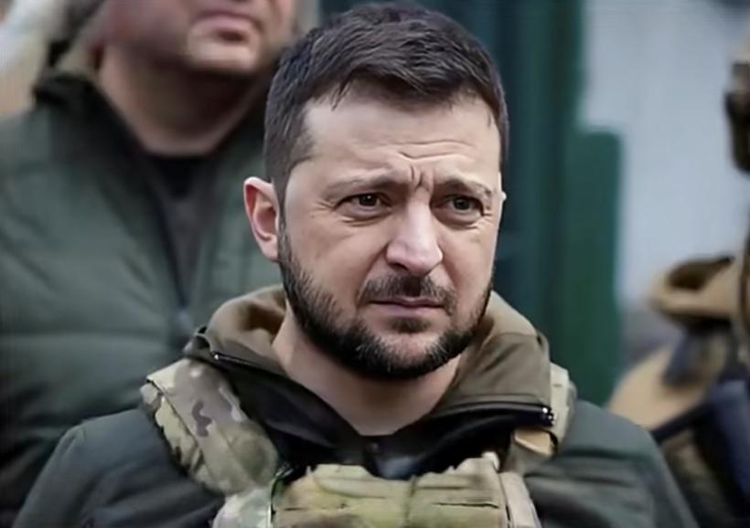 年的抗战，他让世人刮目相看！真应了那句话“时势造英雄”！我个人觉得，战事一旦停止