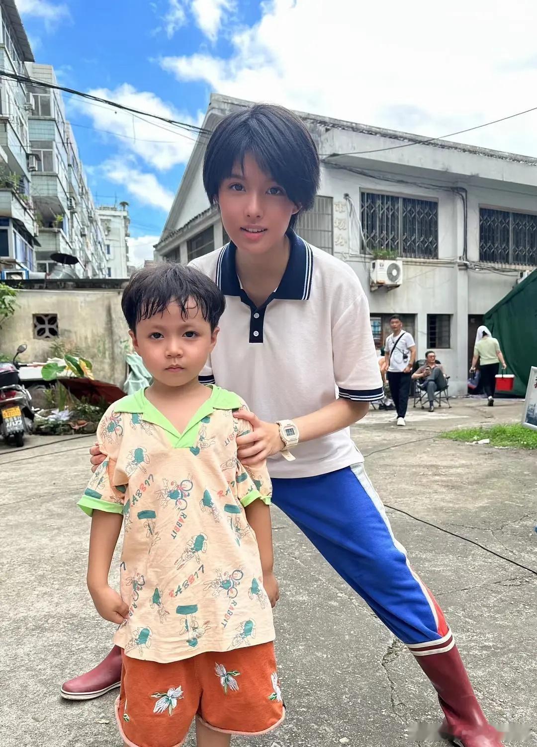 我不说谁能联想到是一个女演员？ ​​​