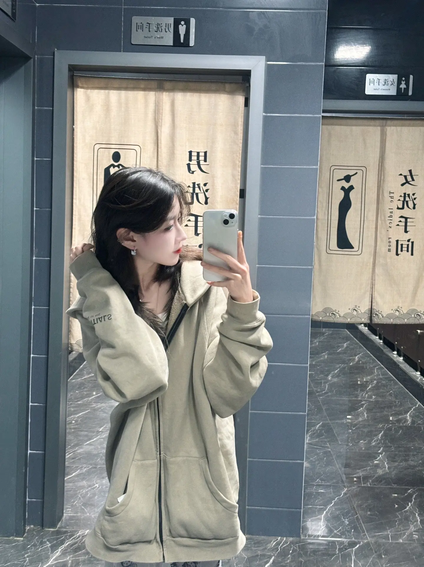 我们无法判断一个瞬间的价值 直到它成为回忆
