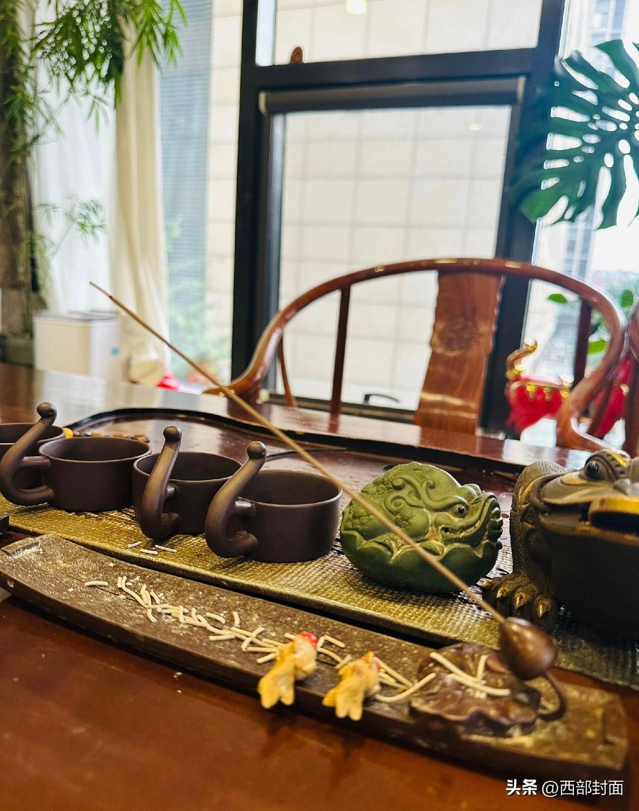 早上好！青春一去谁能留，人生花甲已白头，但愿余生都幸福，多点快乐少点愁，夕阳风景