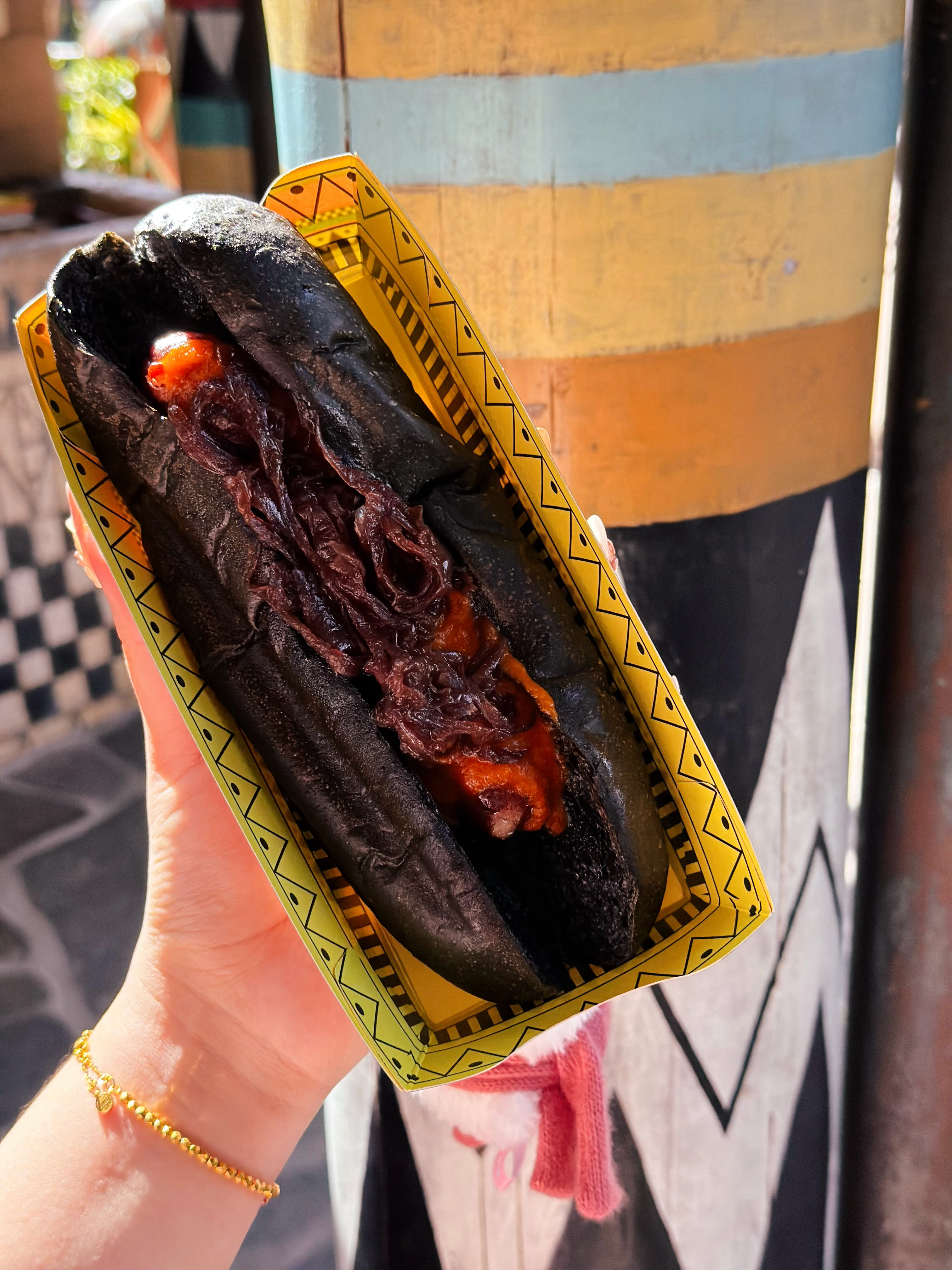 香港迪士尼里的「非洲热狗」