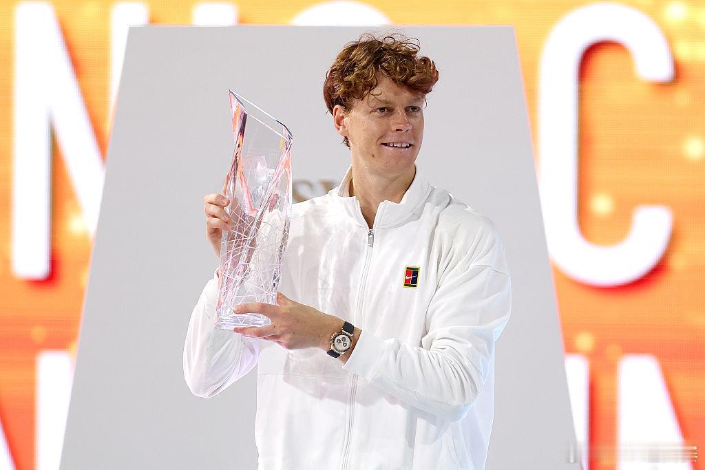 仅此二人！辛纳成为德约科维奇之后，又一位赢得单赛季前三项大师赛冠军的选手！201