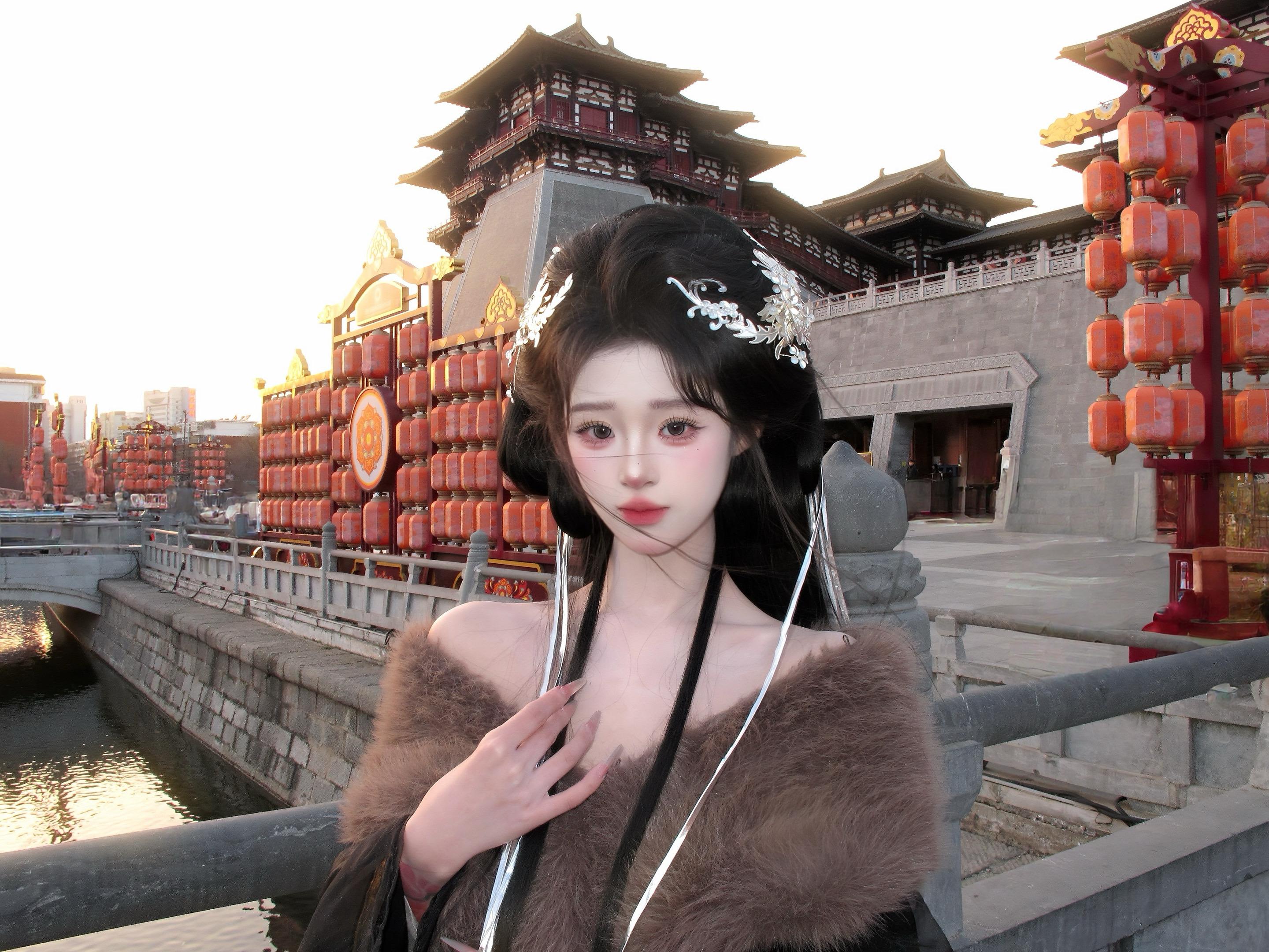 故事鲜艳 而缘分却太浅。