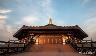 前面有明堂 　　从风水的角度来说，房子也是可以给人带来财运的，其中就是房子朝向前