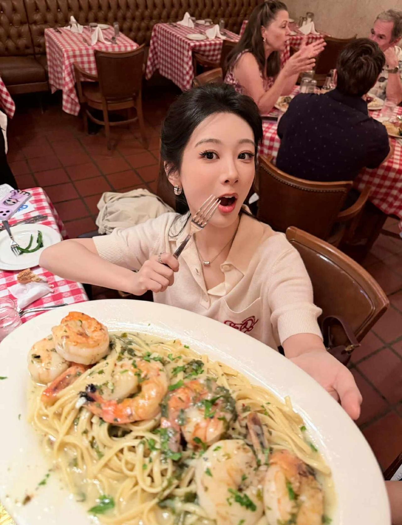 吱吱公主你美
公主级别的美貌杨紫 看得出她是公主