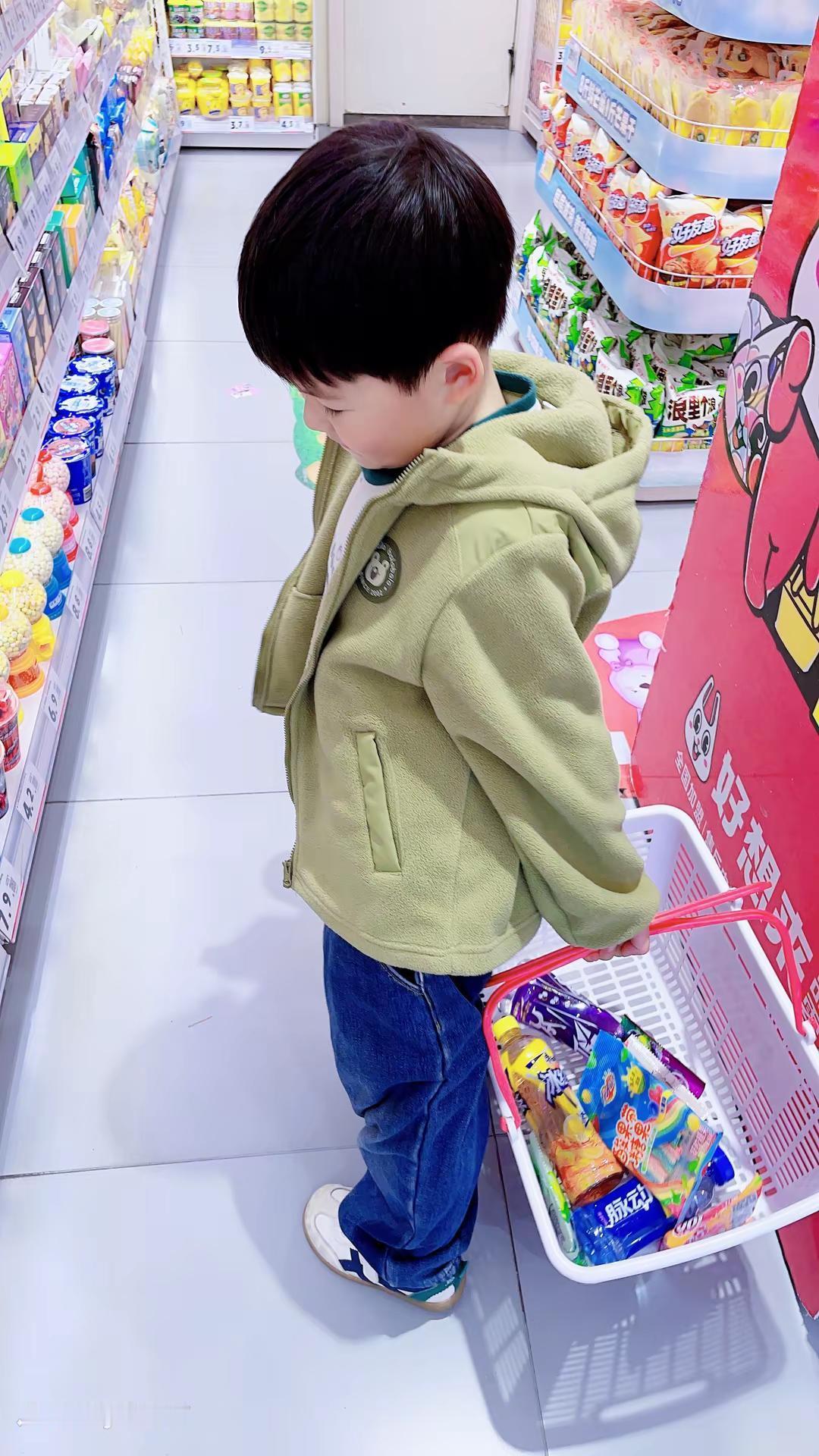 可甜可盐的阳光男孩！