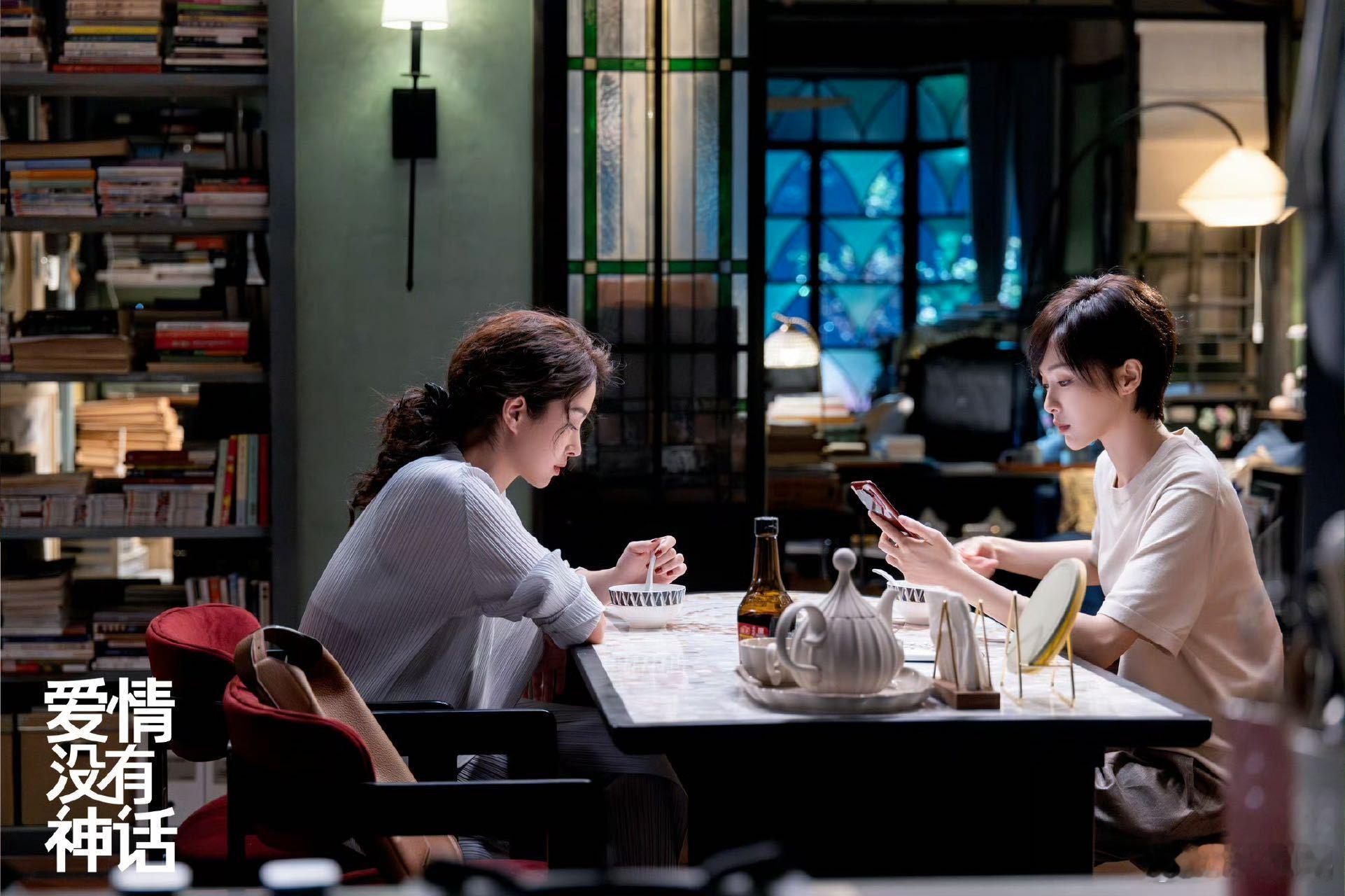 唐嫣唐嫣怎么每部剧都在跑网友也太会发现细节了吧！唐嫣新剧林展翘依旧在路上奔跑，这