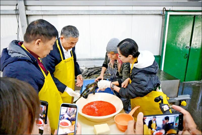 黑龙江商务代表团登上北方四岛考察投资 日本高度警惕海外新鲜事 黑龙江省政府官员及