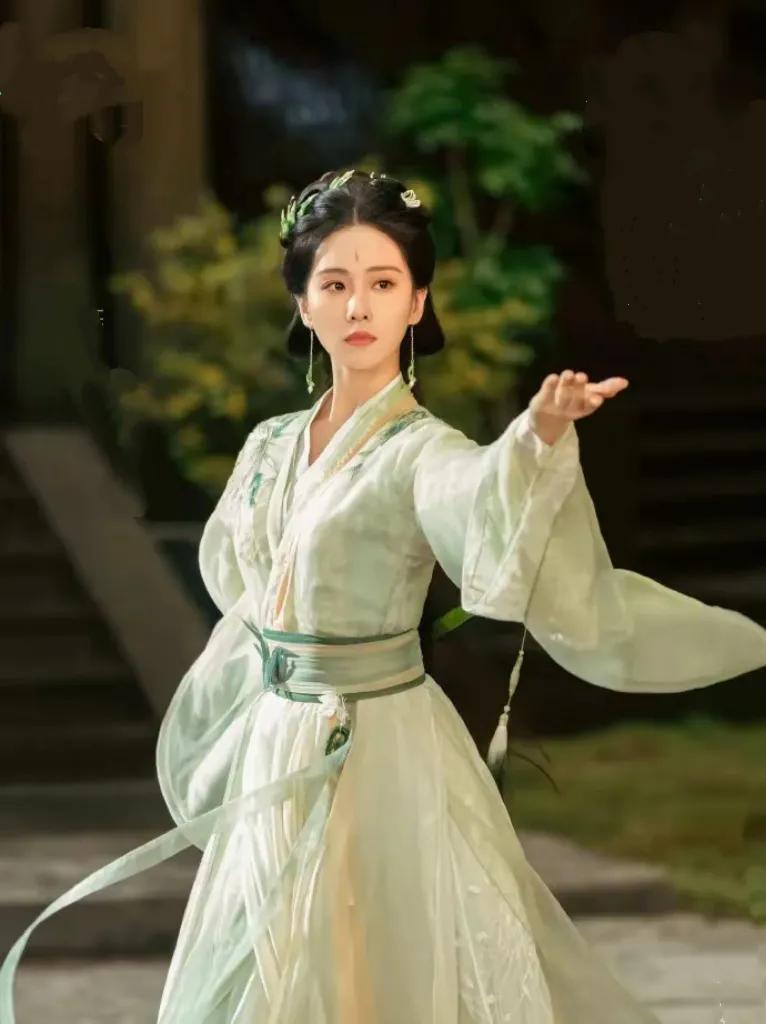 【《淮水竹亭》片场解码：东方美学宗师级“姐姐力”破圈效应】刘诗诗在《淮水竹亭》剧