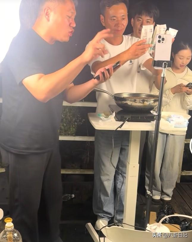 厉怀远这是穷怕了，就是因为以前贫穷，他才不能好好孝顺养父母，婚姻生活过得也不如意