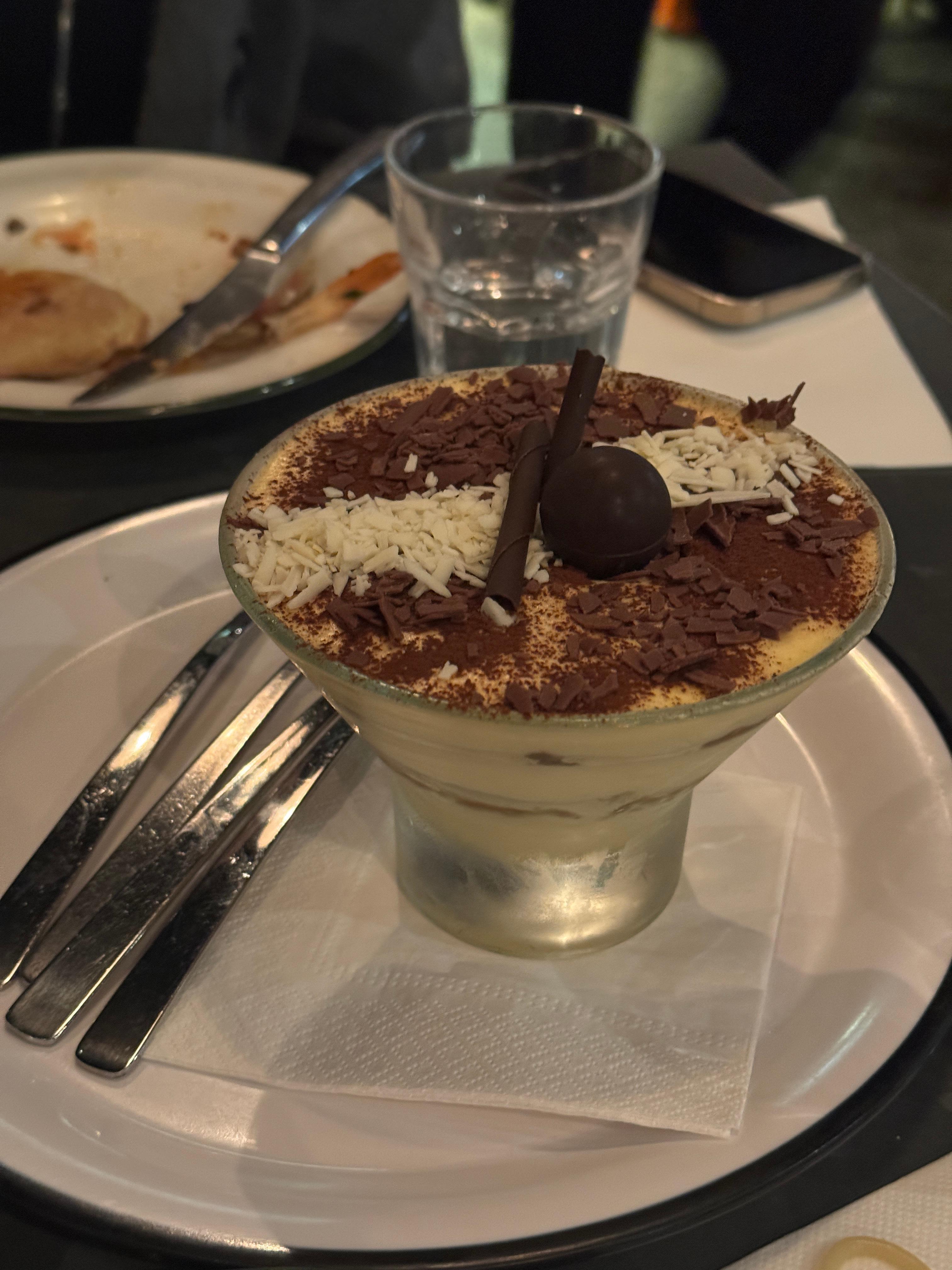 在最后的时间认识了很多朋友感觉悉尼生活更充实了ps 新买的睫毛也喜欢 ​​​