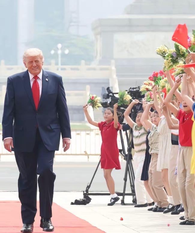 炸锅了！特朗普5月15日发文，竟力挺中方说美国走向衰落

5月15日这天，美国政