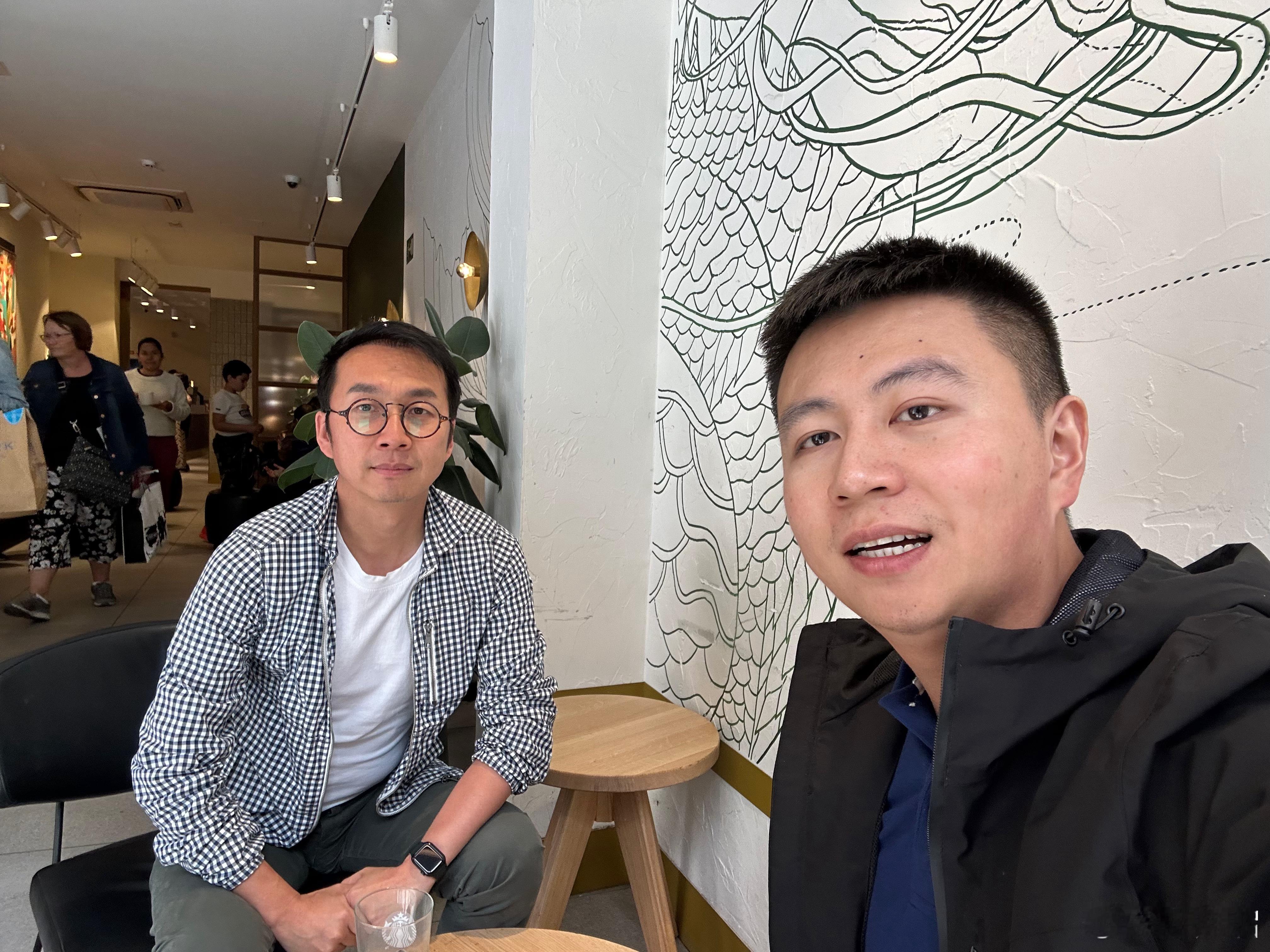 今天下午见到一位来西班牙14年的华人小刚。他曾经在北京的旅游卫视工作，来到西班牙