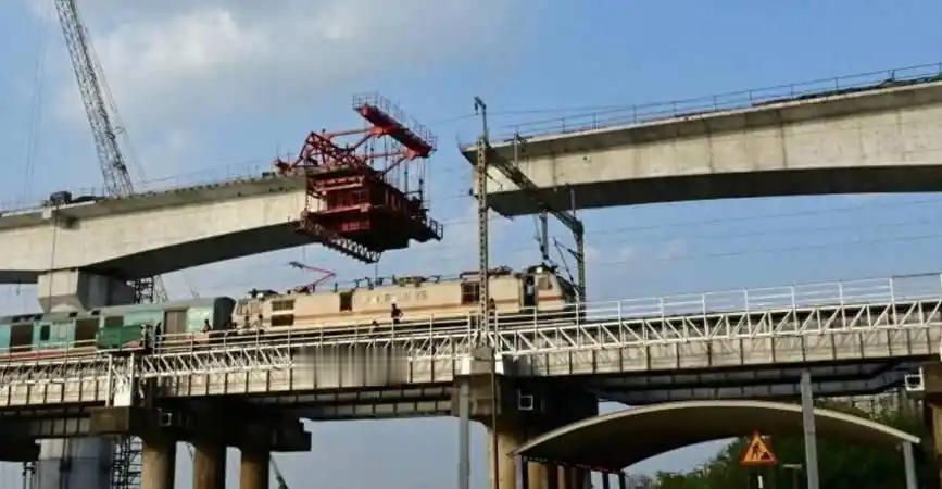 9000亿砸下去，新干线竟被折腾成了慢车，印度强行拆改日本技术，换来这样的结果，