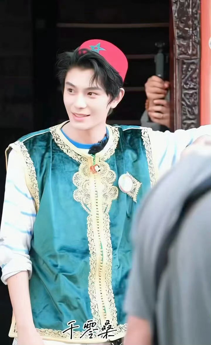 丁禹兮怎么在综艺里演现偶丁禹兮我是个服务员我不是顾客 ​​​丁禹兮怎么在综艺里演