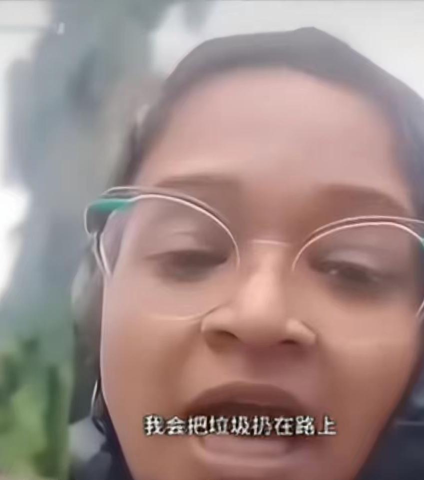 其实就是印度人自己把自己的国家给搞得脏乱差，因为有些人认为自己已经纳税了，那么把