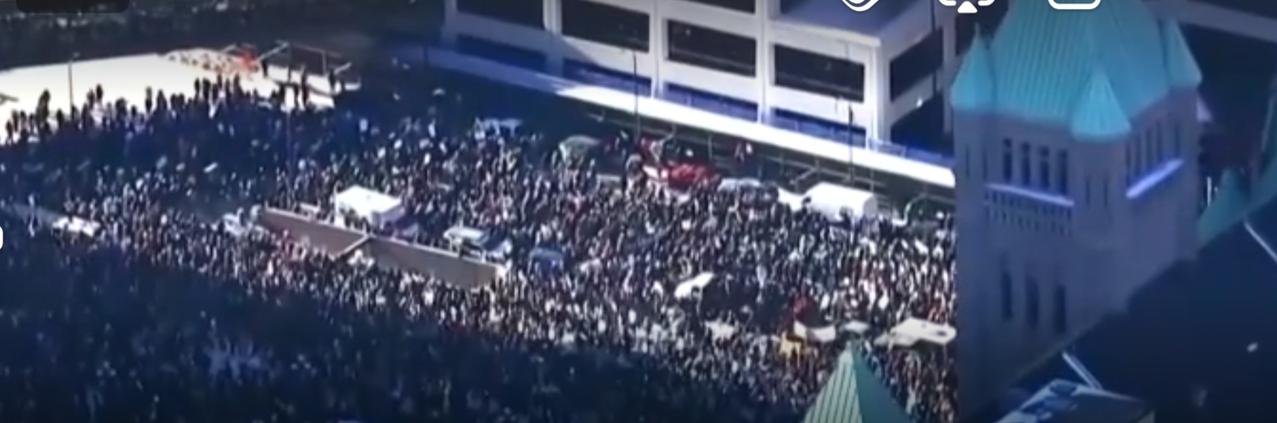 美国多地爆发大规模抗议 反对严苛移民执法
 
近期，美国明尼阿波利斯、波士顿、华