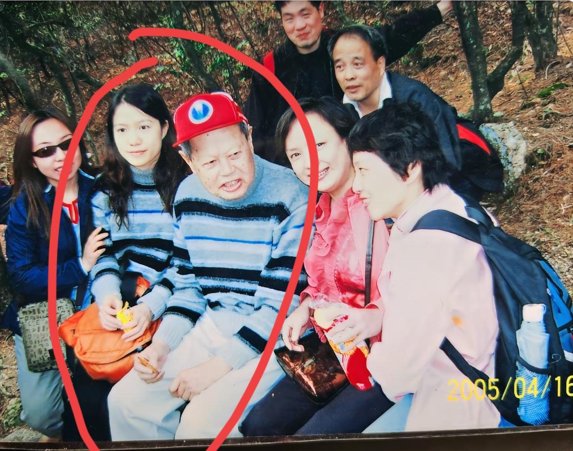 对不起，翁帆女士

是我肤浅了，

看到这张20多年前的老照片，我才明白，虽然隔