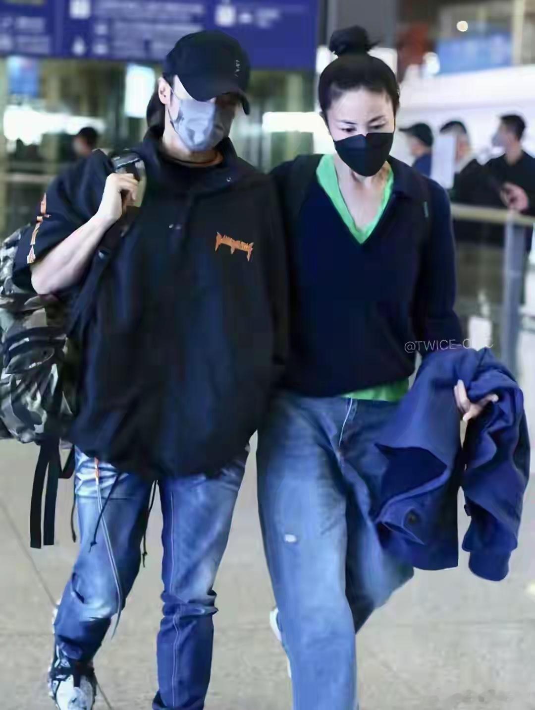 57岁王菲生日太潇洒！缺席谢霆锋演唱会，母女三人云南团聚太治愈 