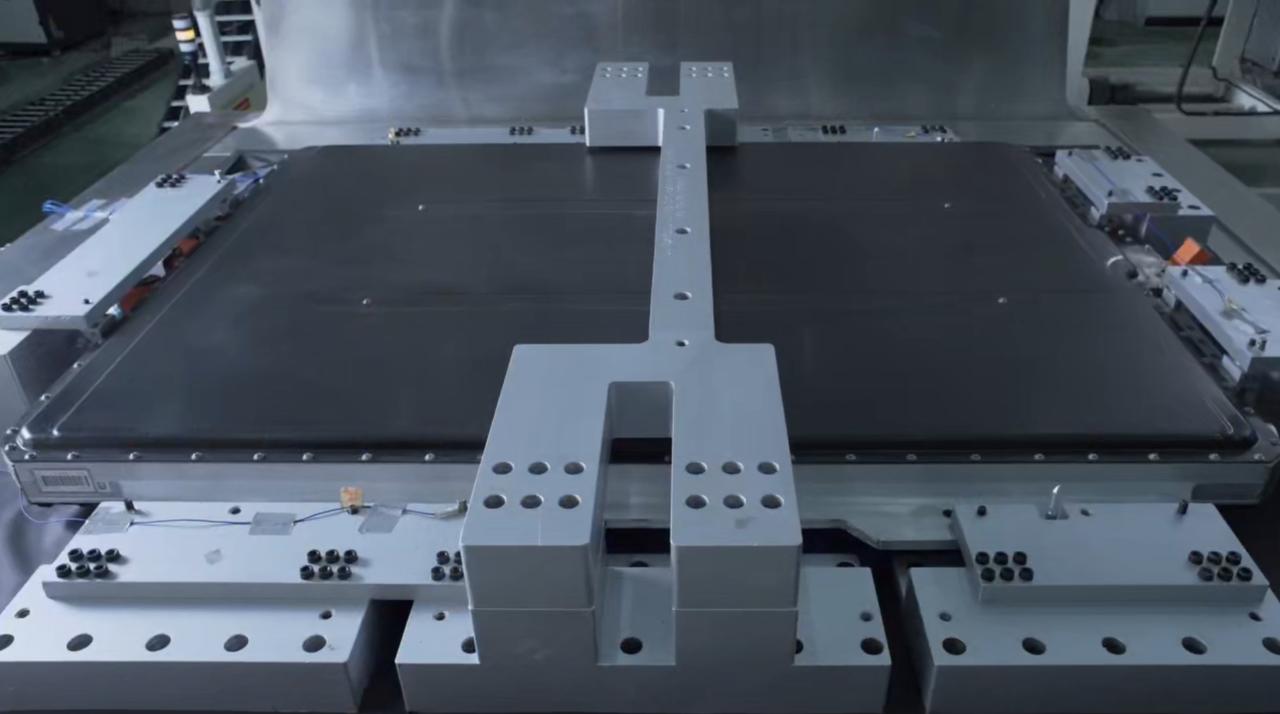 不是所有电池都叫华为巨鲸电池平台，优势藏在看不见的体系里
华为巨鲸电池平台的价值