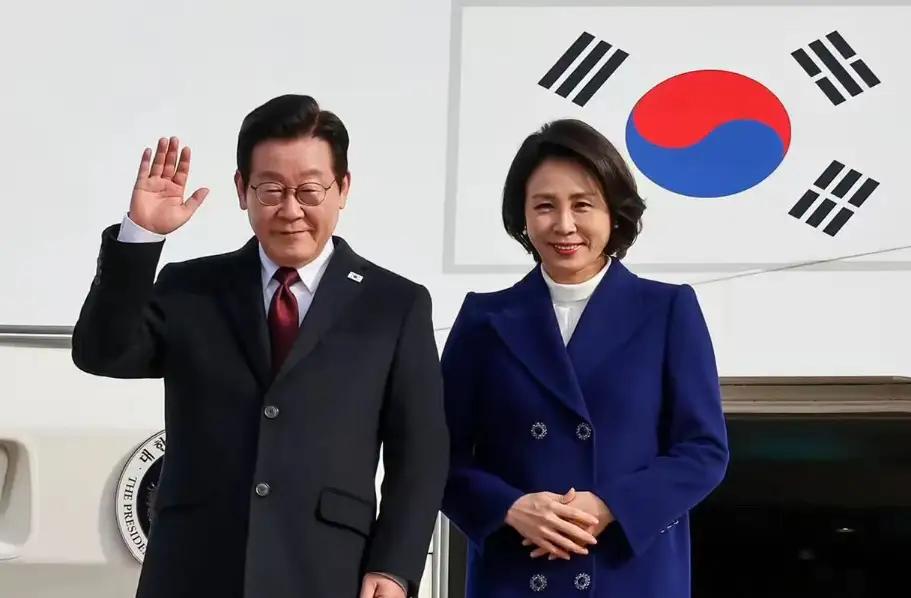 高市早苗喊话刚落！商务部祭重磅反制，日本急到跳脚
 
日本首相高市早苗刚向我国喊