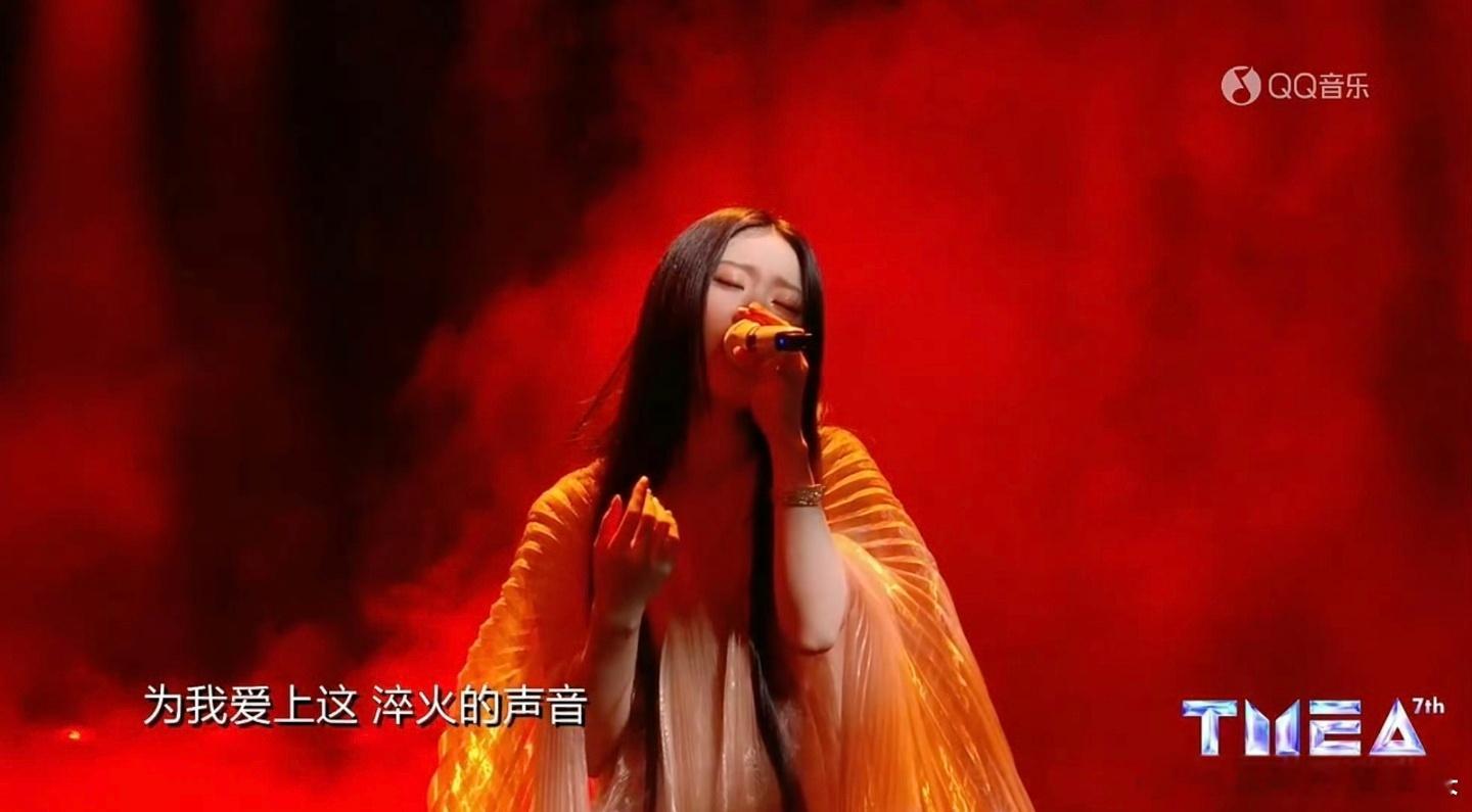 单依纯新歌单依纯新歌lava谁能想到单依纯在TMEA现场直接突袭首唱新歌LAVA