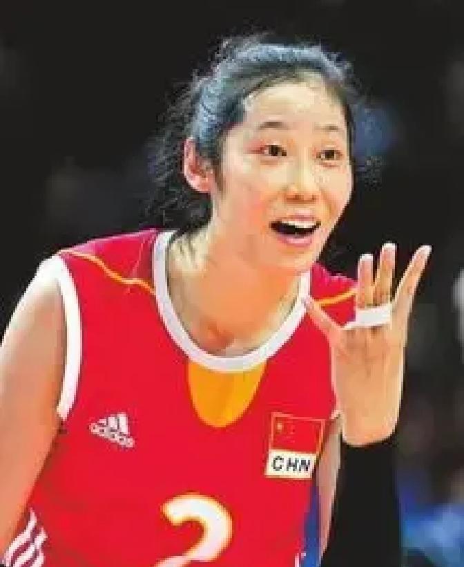 定海神针打服亚平宁！
朱婷用无解表现宣告：什么叫世界顶级主攻。
别再提什么手腕伤