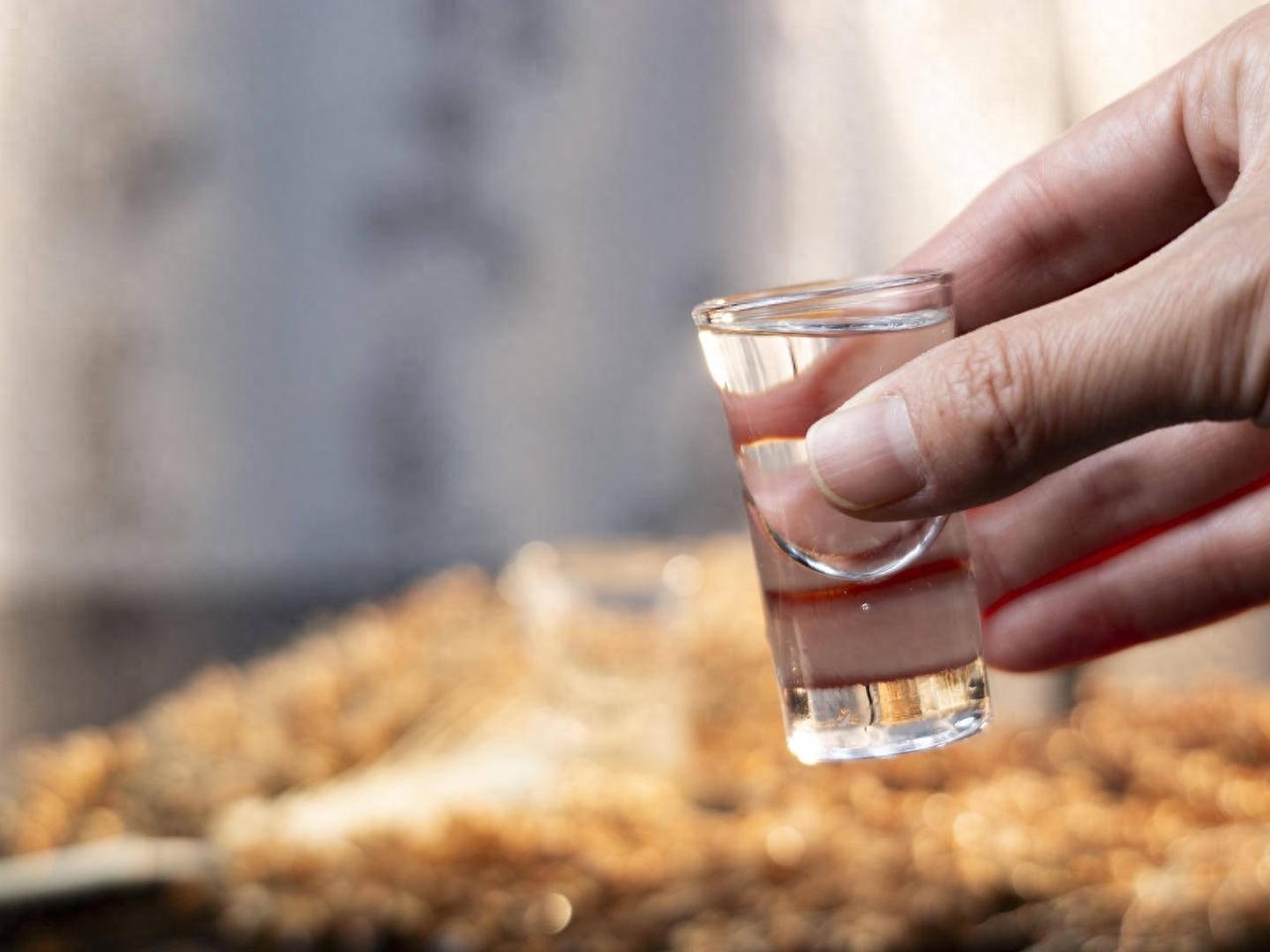 8月12日报道河南，一男子参加婚宴饮酒后安全返家，席间正常饮酒，全程无人逼迫、无