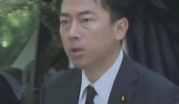 中国外交部发表严正声明，

8 月 15 日，针对日本防长小泉进次郎在内，日本有