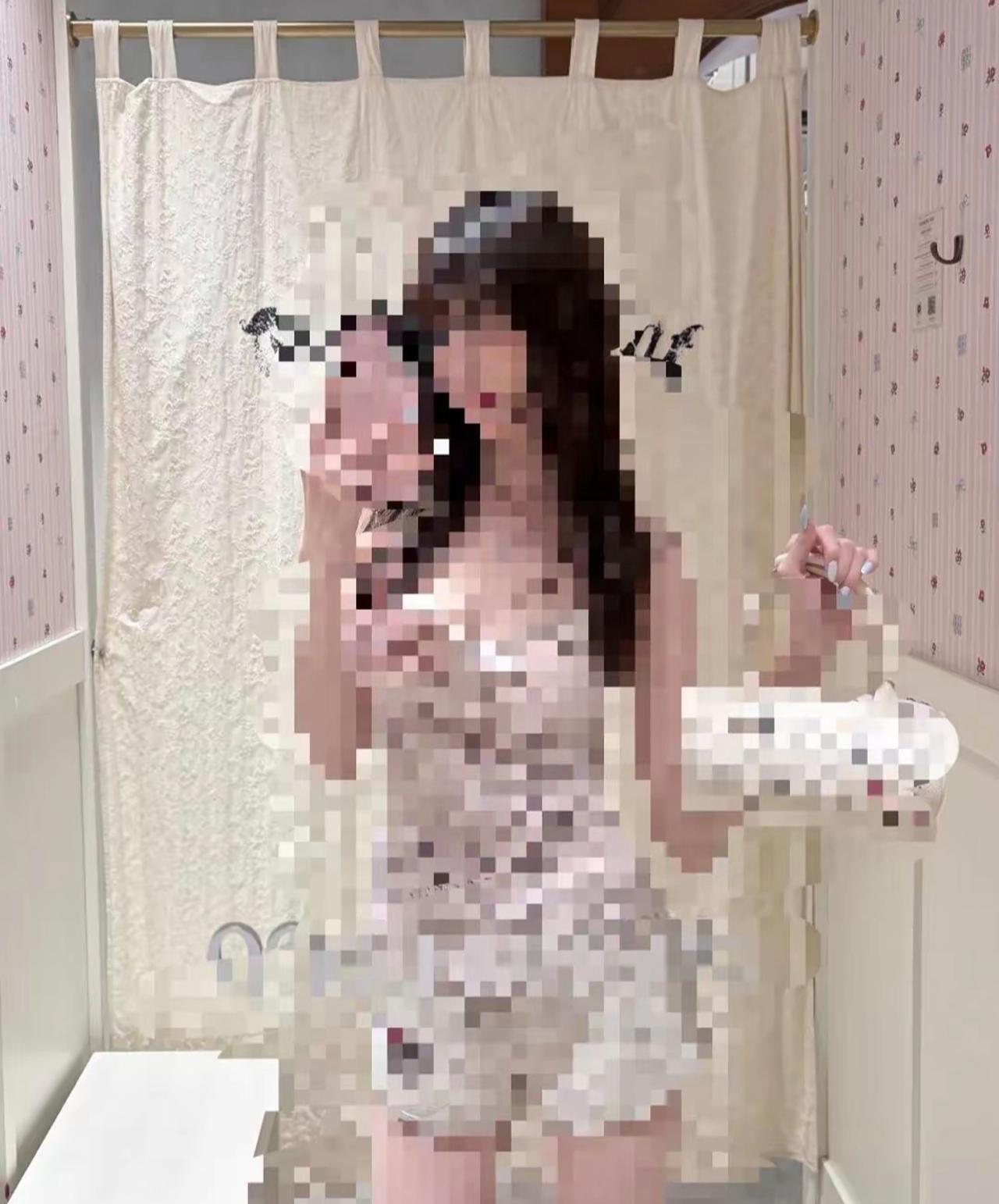 【郑州女子试衣遭掀帘围观！周兆成：试衣间隐私泄露谁该担责？】
 
试衣帘损坏被当