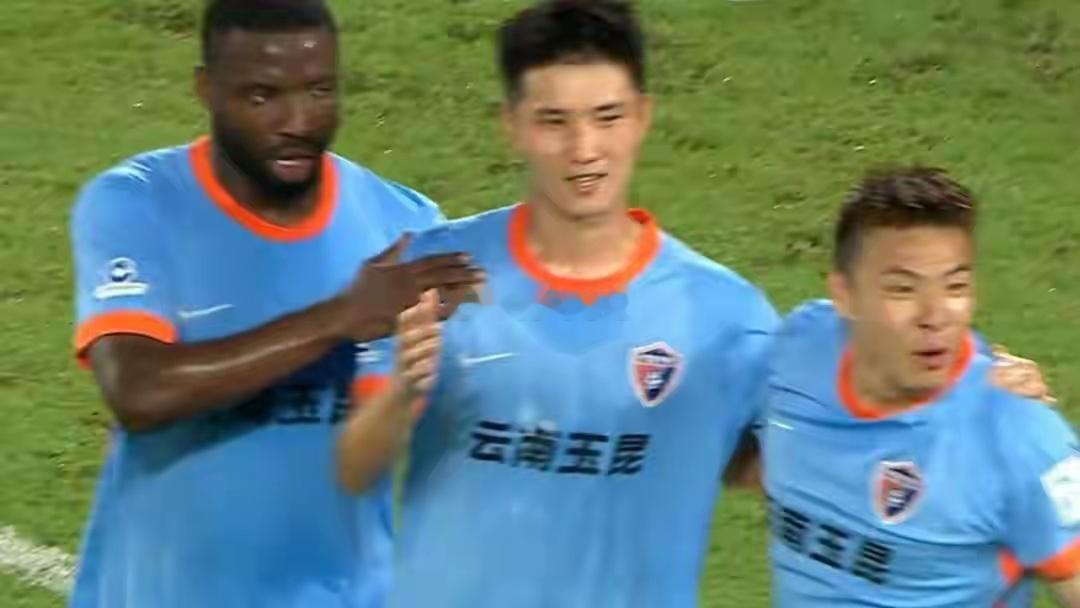 北京时间6月21日，足协杯第四轮的较量，随着云南玉昆4-2淘汰苏州东吴夺得最后一