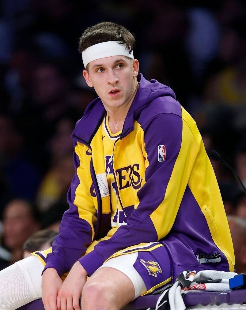 官方通报女子劝阻男子吸烟引争执里弗斯其实恢复正常，不复出只是因为杜兰特由于左脚踝