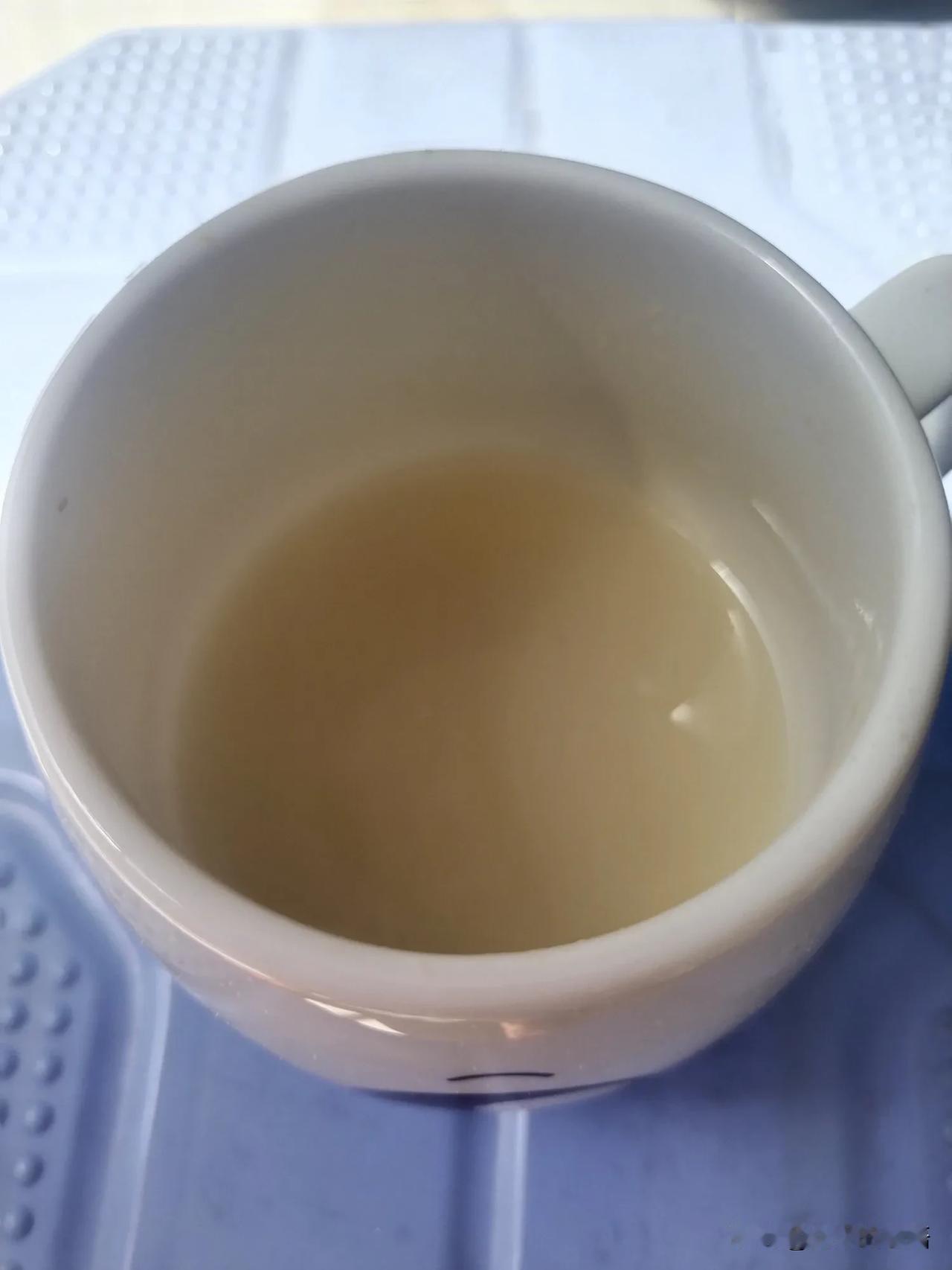 养胃的日子心得:同事们冲咖啡，我从来都只是闻味，不敢喝一口，方才陈姐把冲好的咖啡