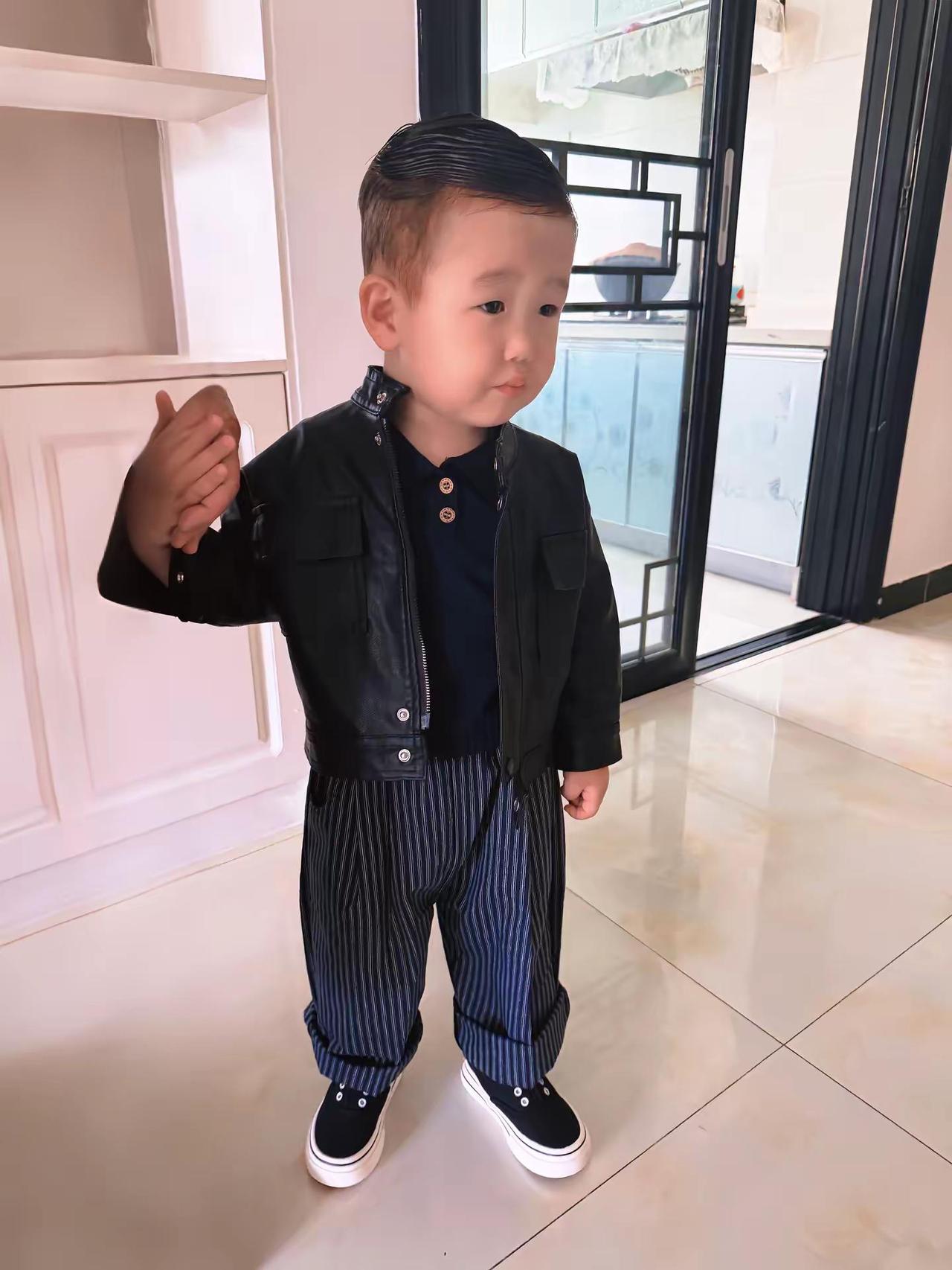 可爱又帅气的皮夹克