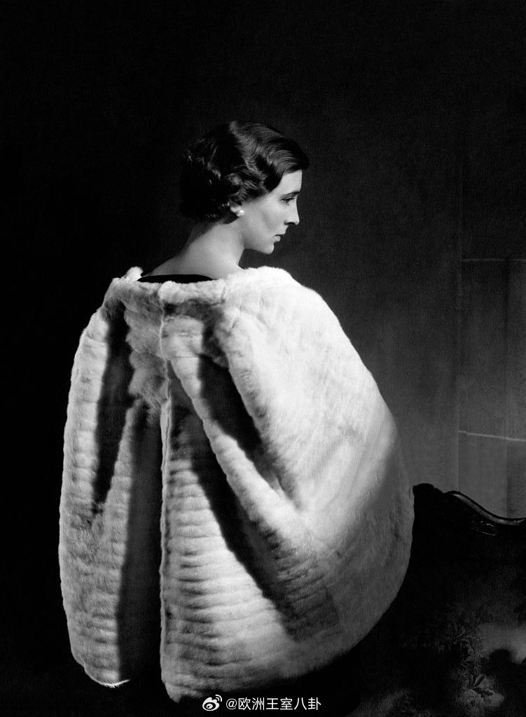 老照片 1934年嫁入英国王室前夕，希腊玛丽娜公主给Vogue拍了一张硬照，摄影