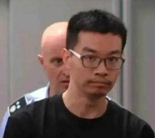 查内鬼，抓间谍，当务之急！7月3日，上海的科技人才徐泽伟，夫妻二人前往意大利旅游